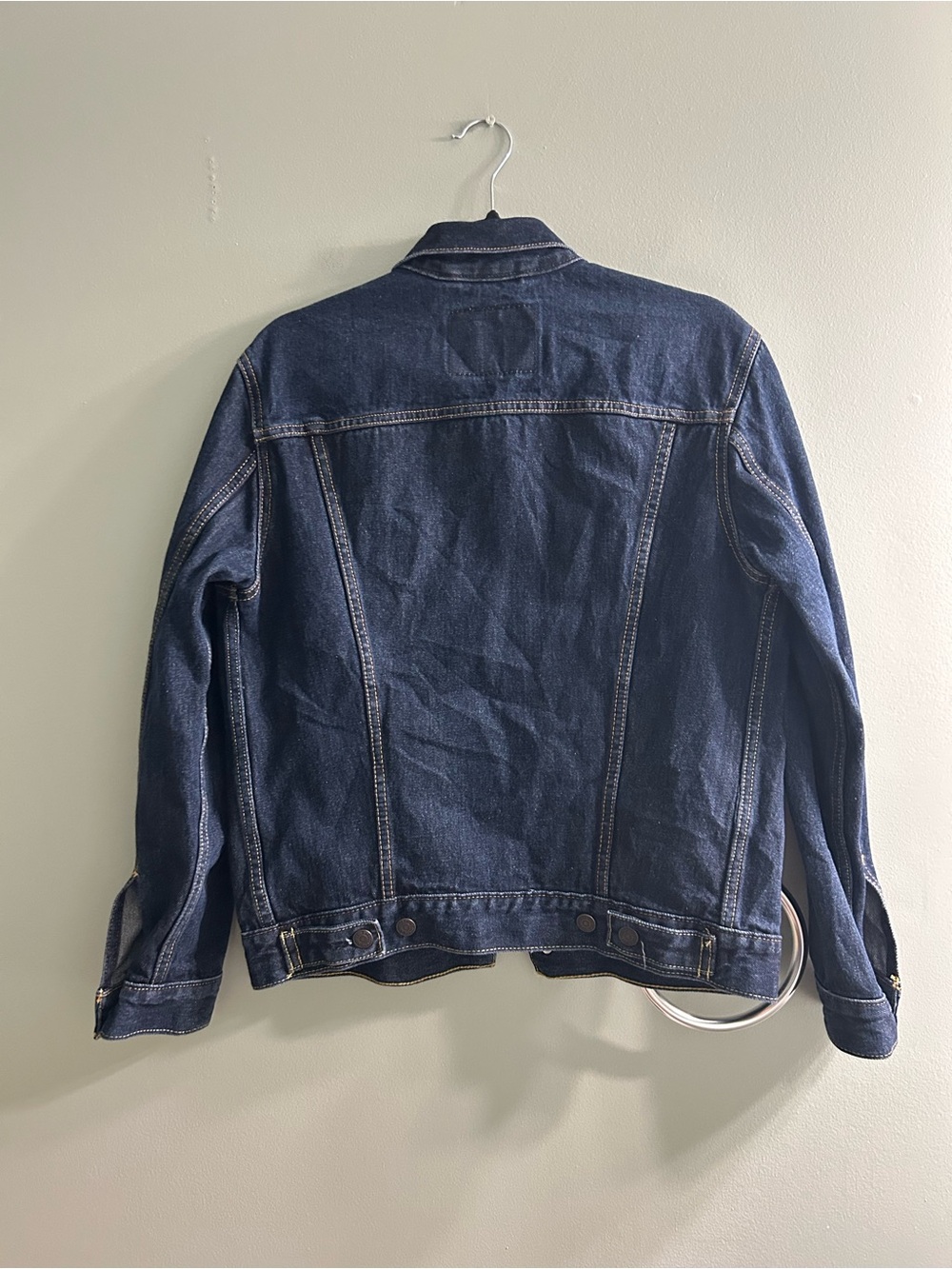 Levi’s dark wash denim Jean jacket classic - Picture 2 of 6